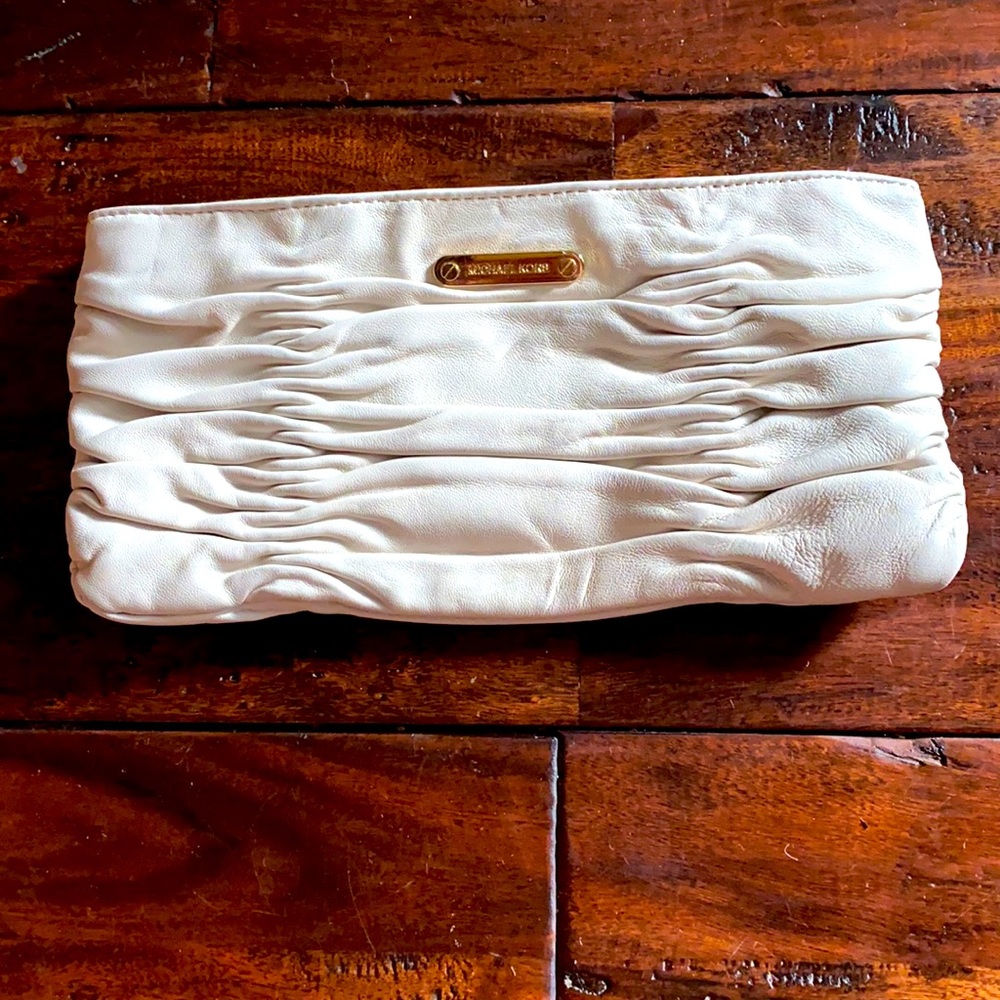 💛MICHAEL KORS CREAM LEATHER CLUTCH💛